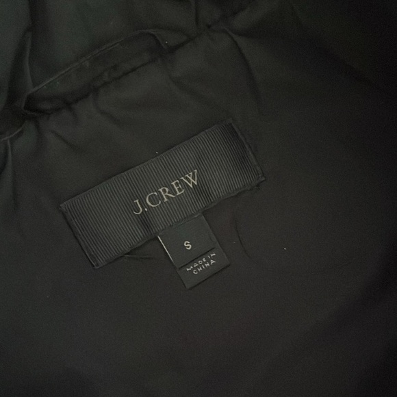 “J.Crew: Women’s Black Puffer Vest size small” - Picture 7 of 10
